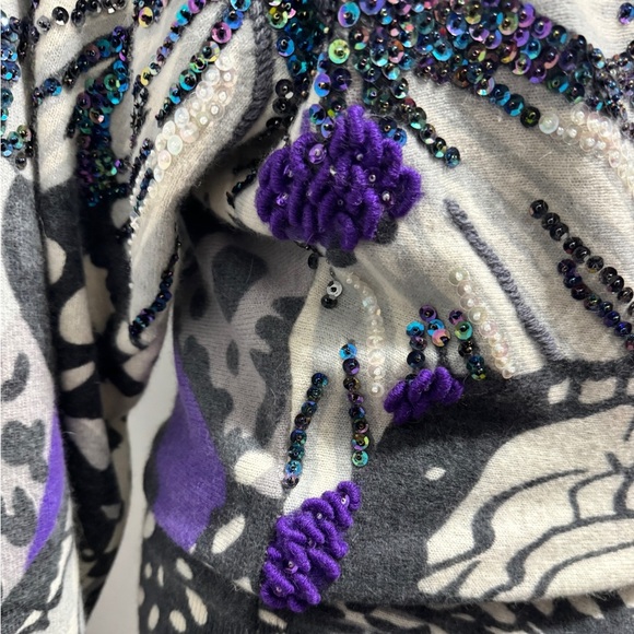 Vintage Magnolia Abstract Purple and Gray Sweater - Picture 7 of 14